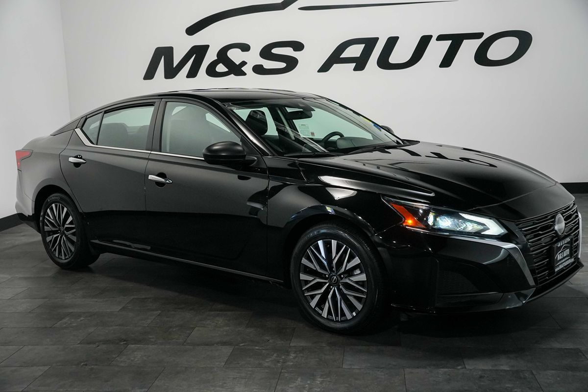 2025 Nissan Altima SV - Photo 7