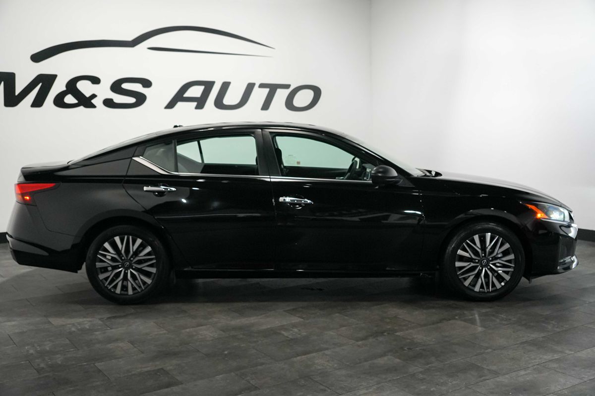 2025 Nissan Altima SV - Photo 8