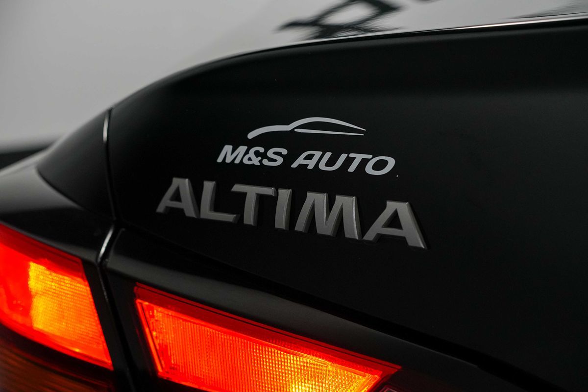 2025 Nissan Altima SV - Photo 11