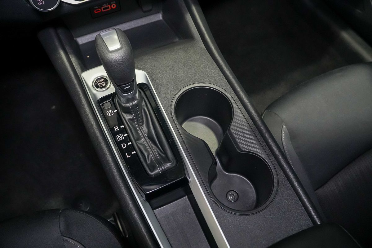 2025 Nissan Altima SV - Photo 14