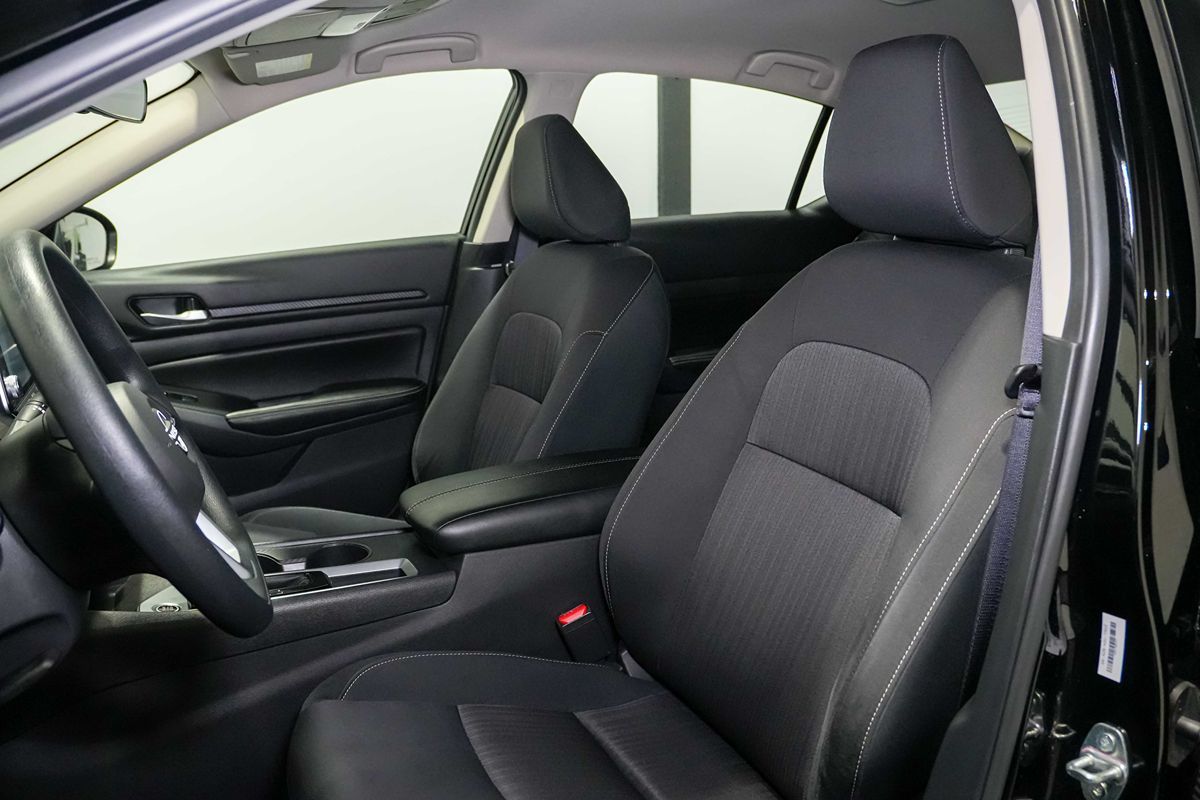2025 Nissan Altima SV - Photo 16