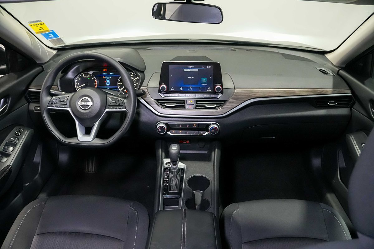 2025 Nissan Altima SV - Photo 20