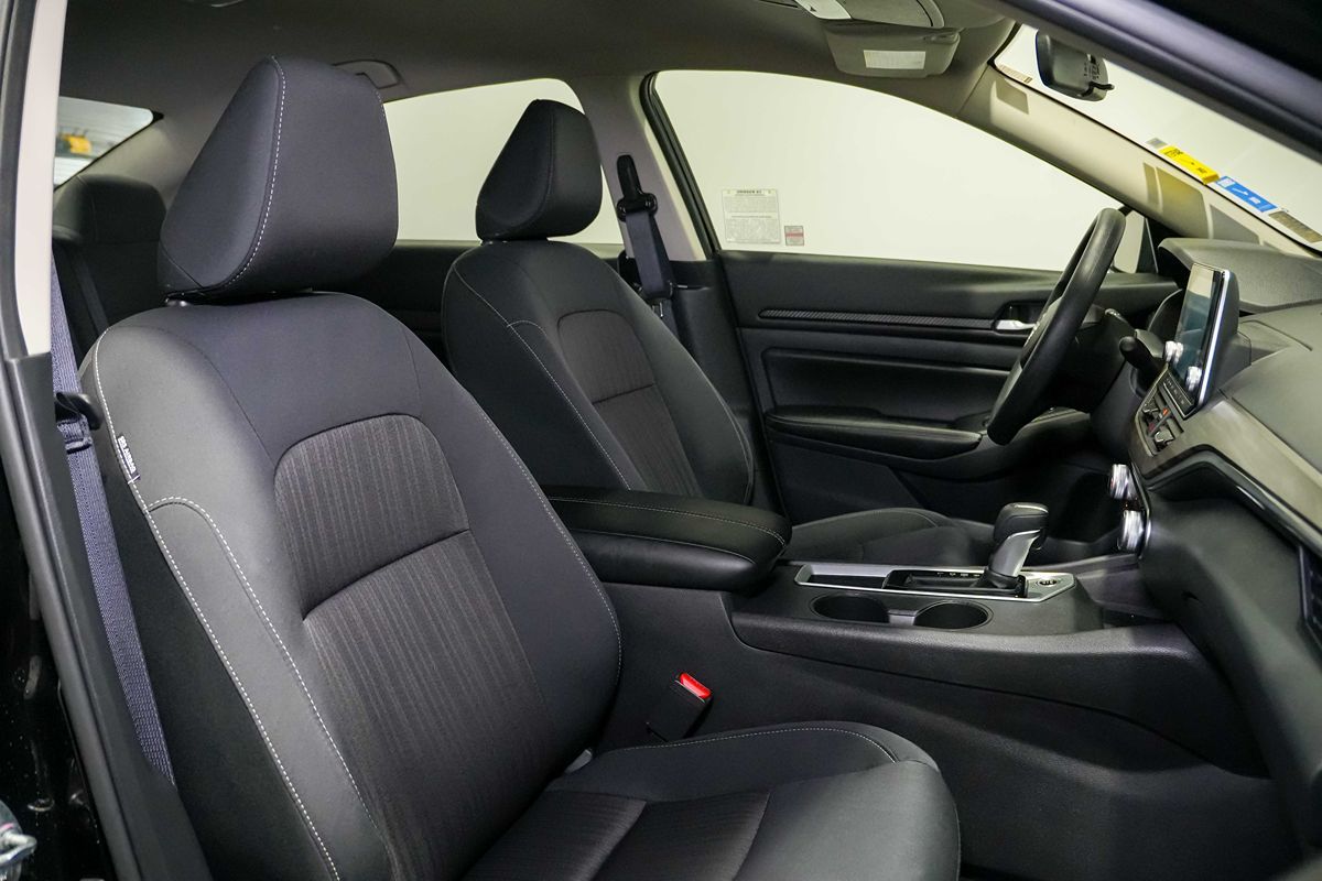 2025 Nissan Altima SV - Photo 25