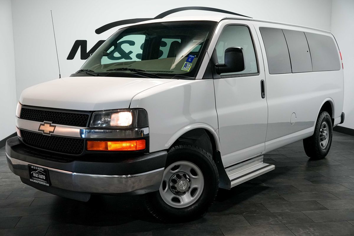 2016 Chevrolet Express Passenger LS - Photo 2
