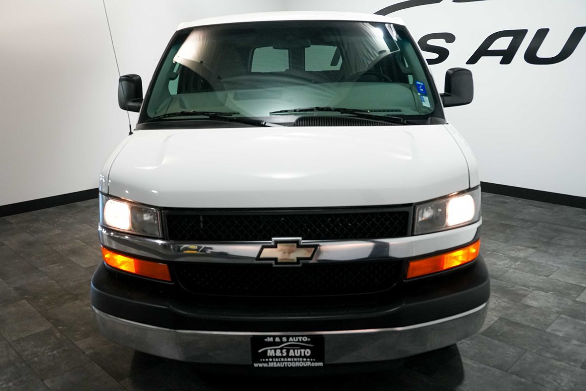 2016 Chevrolet Express Passenger LS - Photo 6