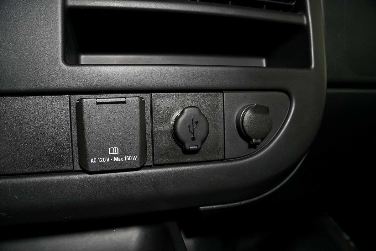 2016 Chevrolet Express Passenger LS - Photo 13