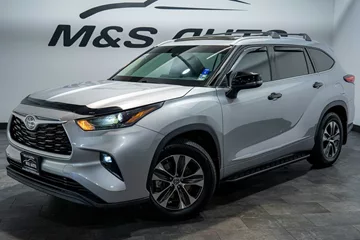 2022 Toyota Highlander XLE thumbnail