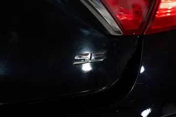 2017 Toyota Camry SE thumbnail