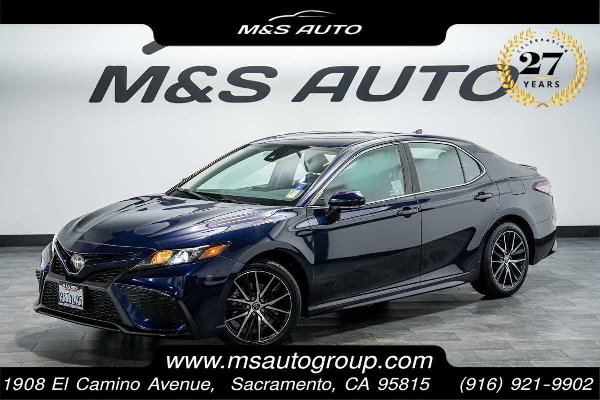 2022 Toyota Camry SE