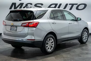 2018 Chevrolet Equinox LT thumbnail