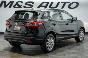 2021 Nissan Rogue S thumbnail