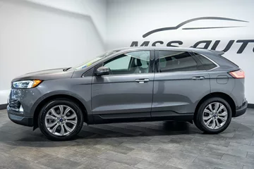 2022 Ford Edge Titanium thumbnail