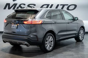 2022 Ford Edge Titanium thumbnail