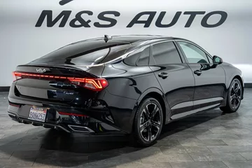 2022 Kia K5 GT-Line thumbnail
