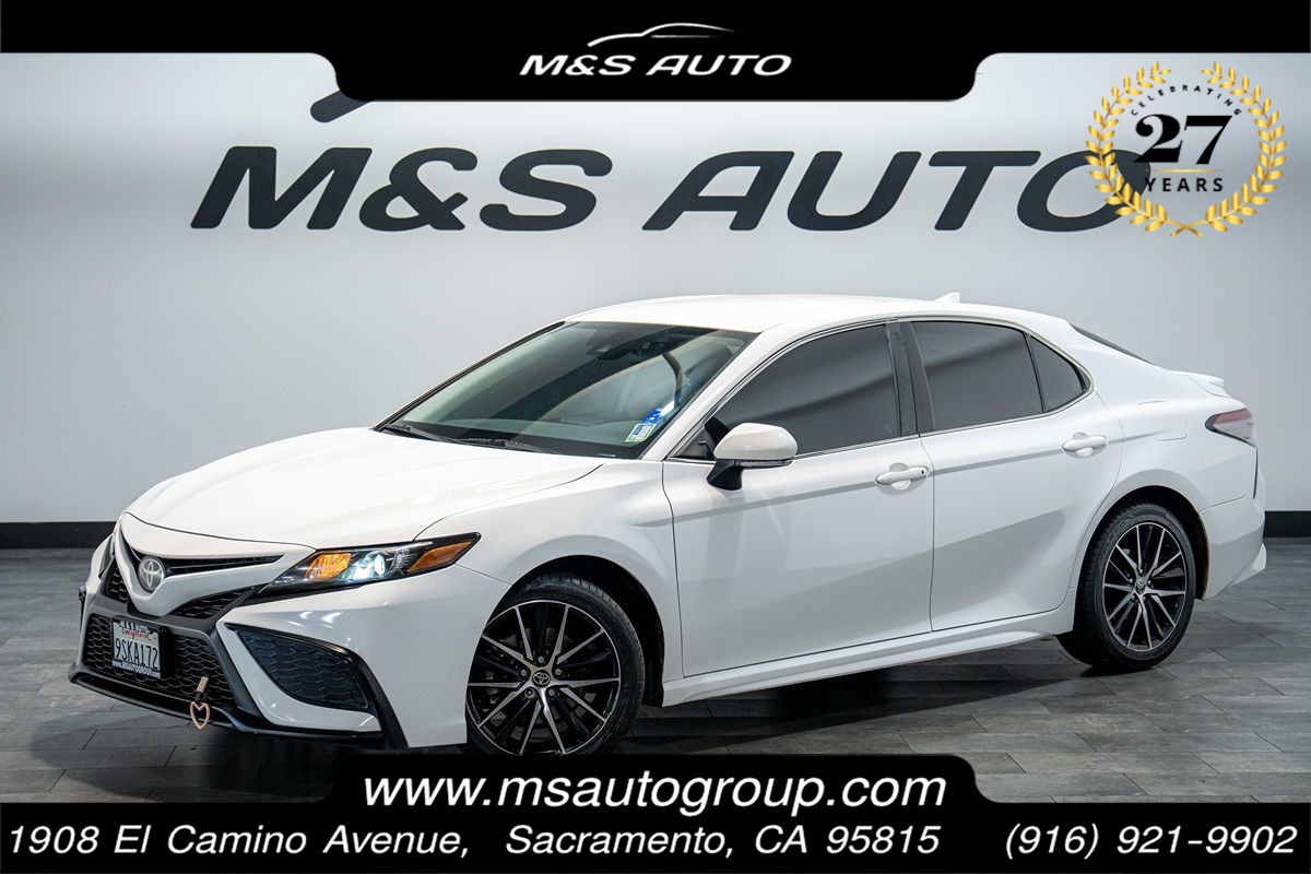 2022 Toyota Camry SE