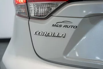 2022 Toyota Corolla LE thumbnail