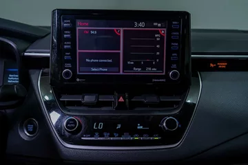 2022 Toyota Corolla LE thumbnail
