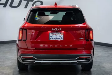 2022 Kia Sorento S thumbnail