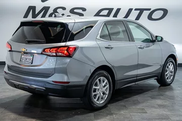 2023 Chevrolet Equinox LT thumbnail