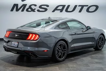 2022 Ford Mustang EcoBoost thumbnail