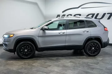 2019 Jeep Cherokee Latitude thumbnail