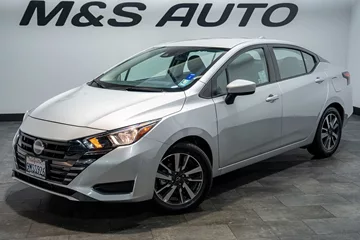 2024 Nissan Versa SV thumbnail