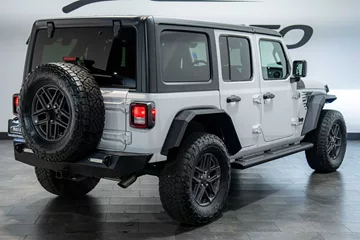 2024 Jeep Wrangler Sport S thumbnail