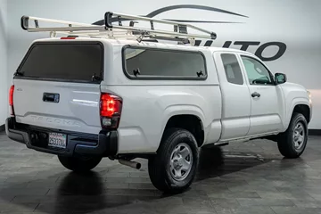2023 Toyota Tacoma SR thumbnail