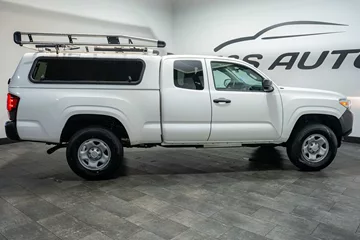 2023 Toyota Tacoma SR thumbnail