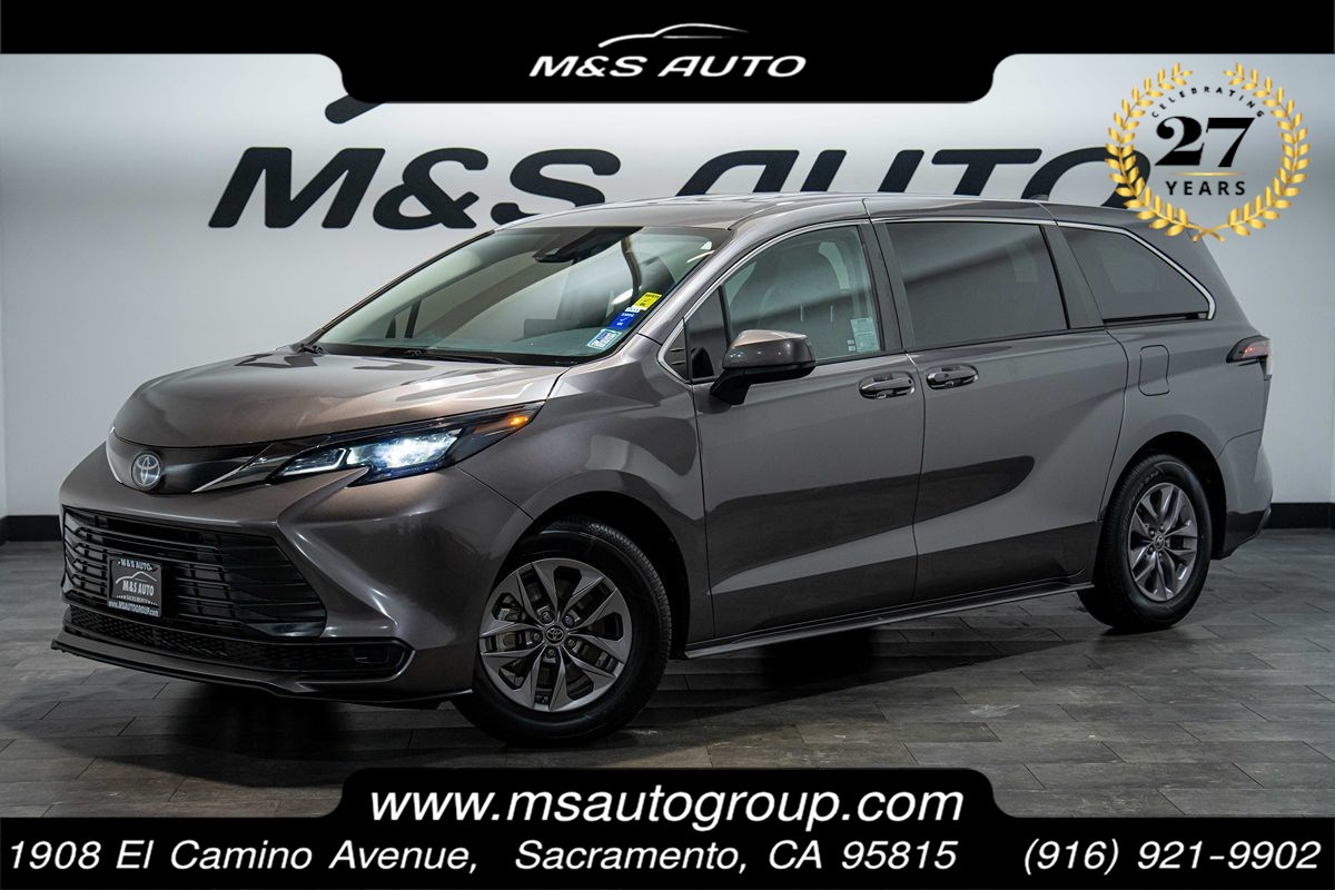 2024 Toyota Sienna LE