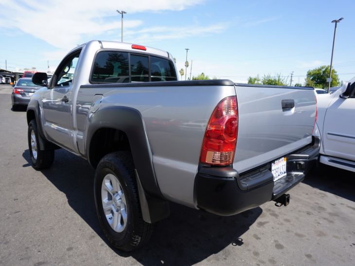 takumaページ 2013 Toyota Tacoma Base Regular Cab Standard Bed 800