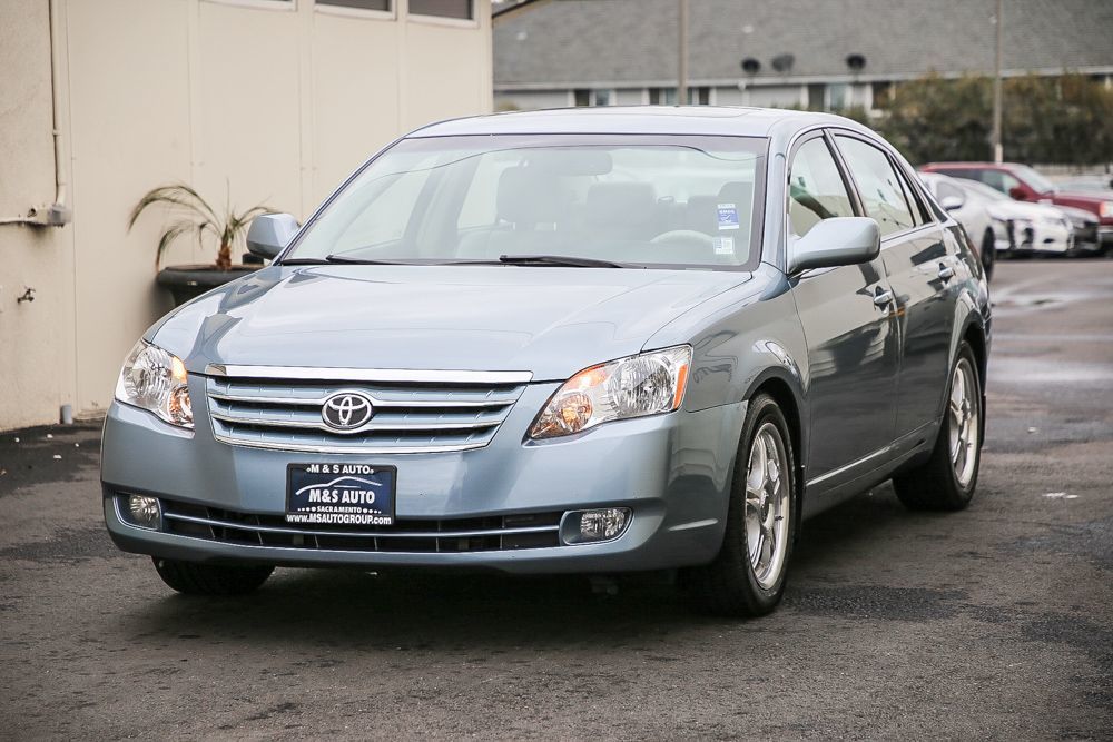 オーダーメイド US TOYOTA AVALON　左右30% The Toyota Avalon “Goes Goth” With New Nightshade Edition