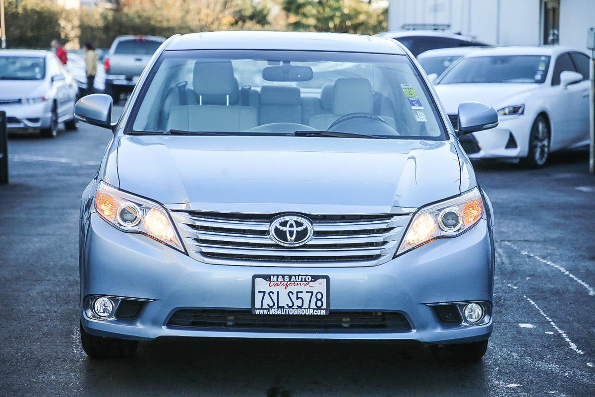 Sold 2011 Toyota Avalon Limited With Navigation in Sacramento