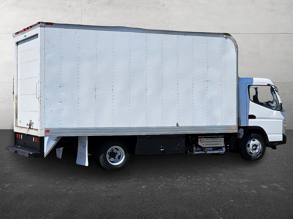 2014 Mitsubishi Fuso FEC52S photo 3