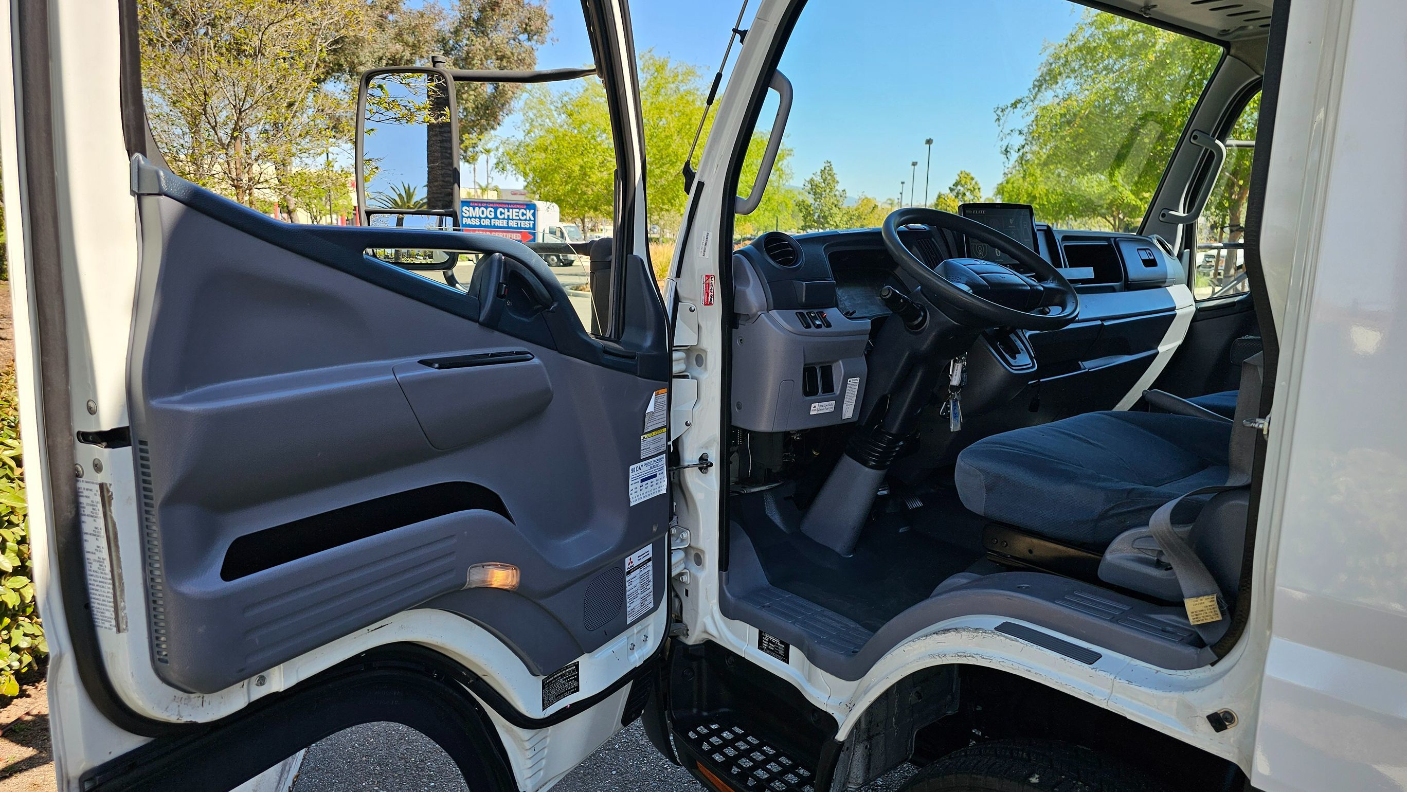2014 Mitsubishi Fuso FEC52S photo 9