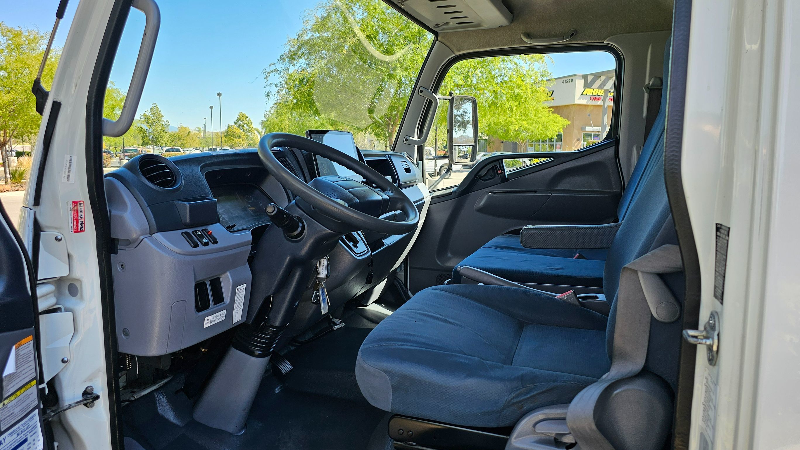 2014 Mitsubishi Fuso FEC52S photo 10