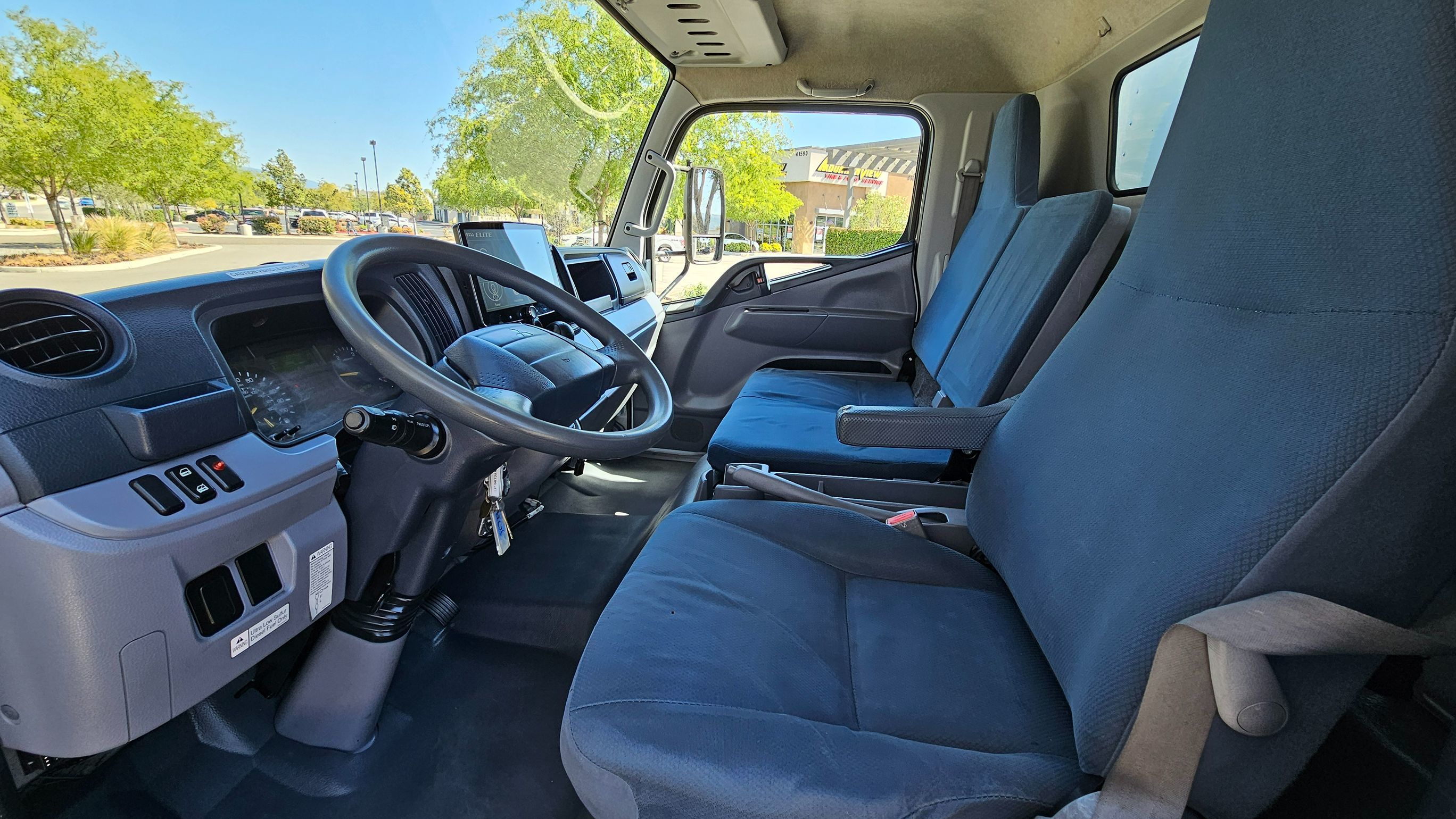 2014 Mitsubishi Fuso FEC52S photo 11