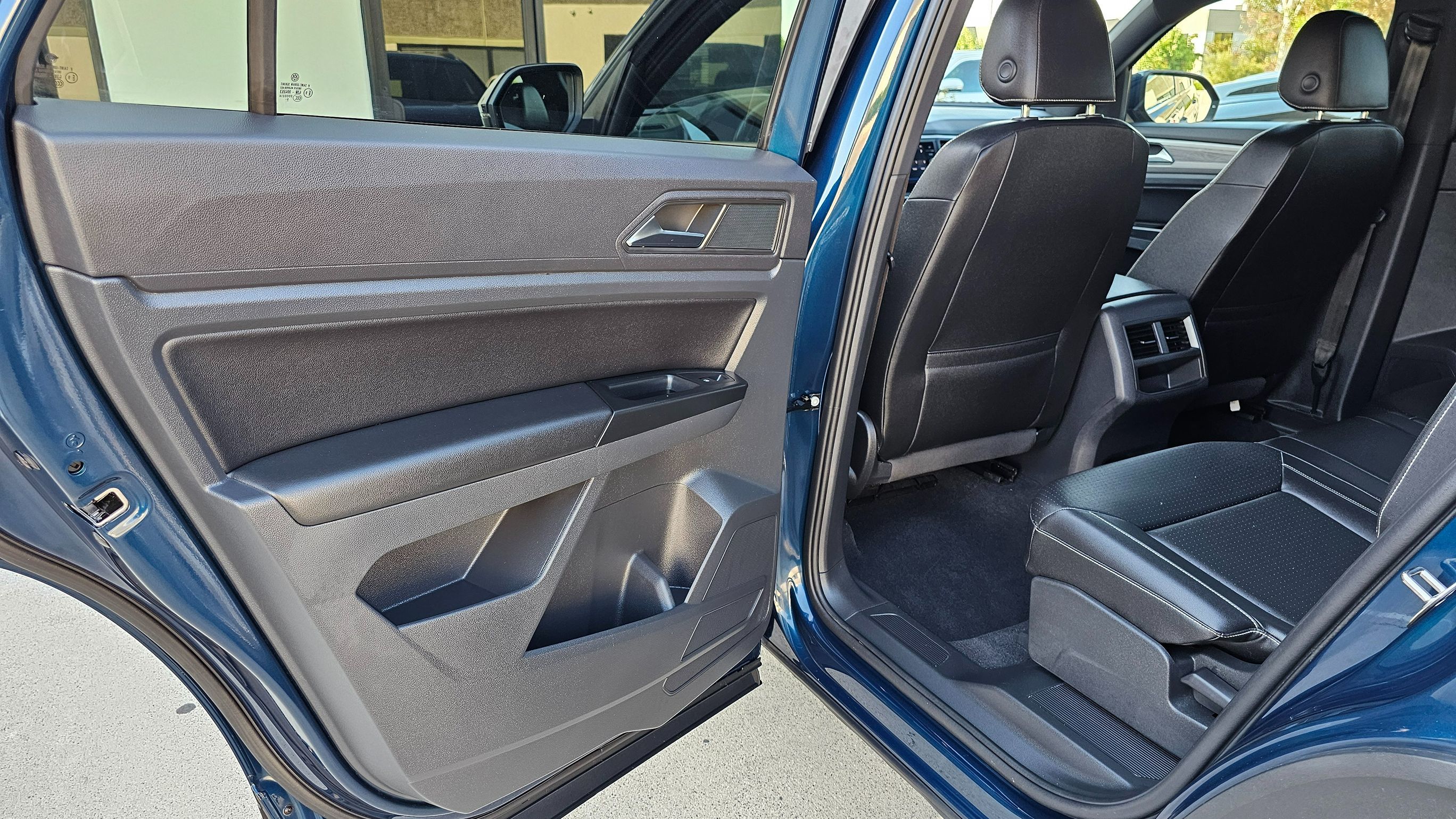2020 Volkswagen Atlas Cross Sport V6 SE Technology photo 16