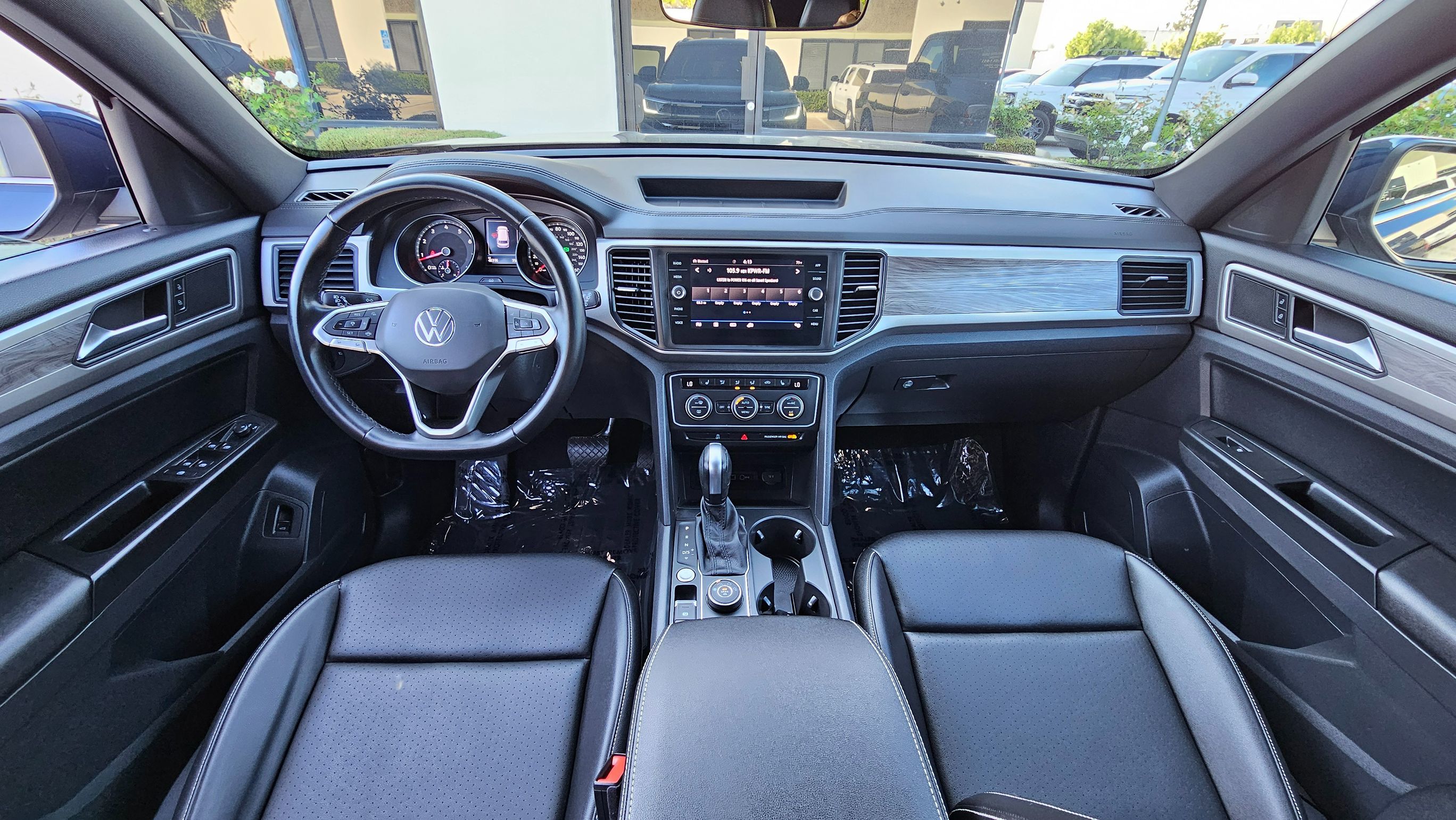 2020 Volkswagen Atlas Cross Sport V6 SE Technology photo 19