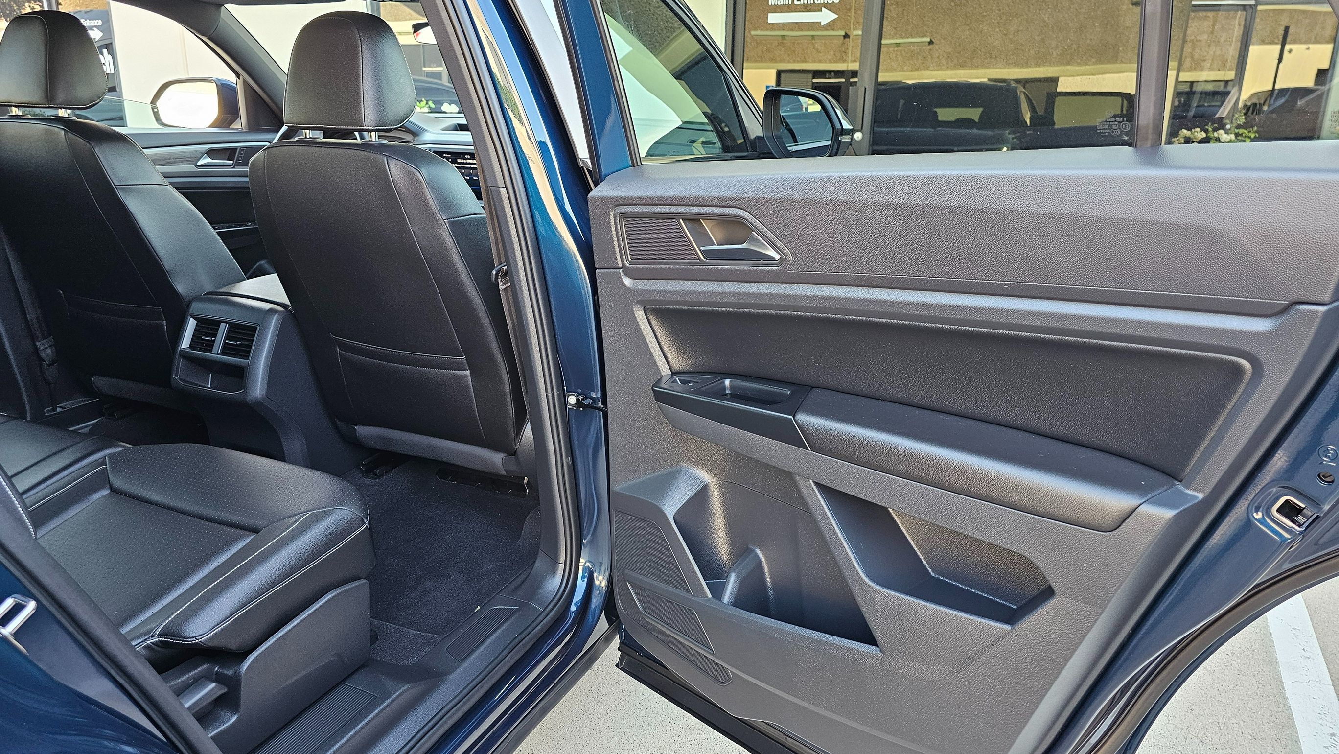 2020 Volkswagen Atlas Cross Sport V6 SE Technology photo 26