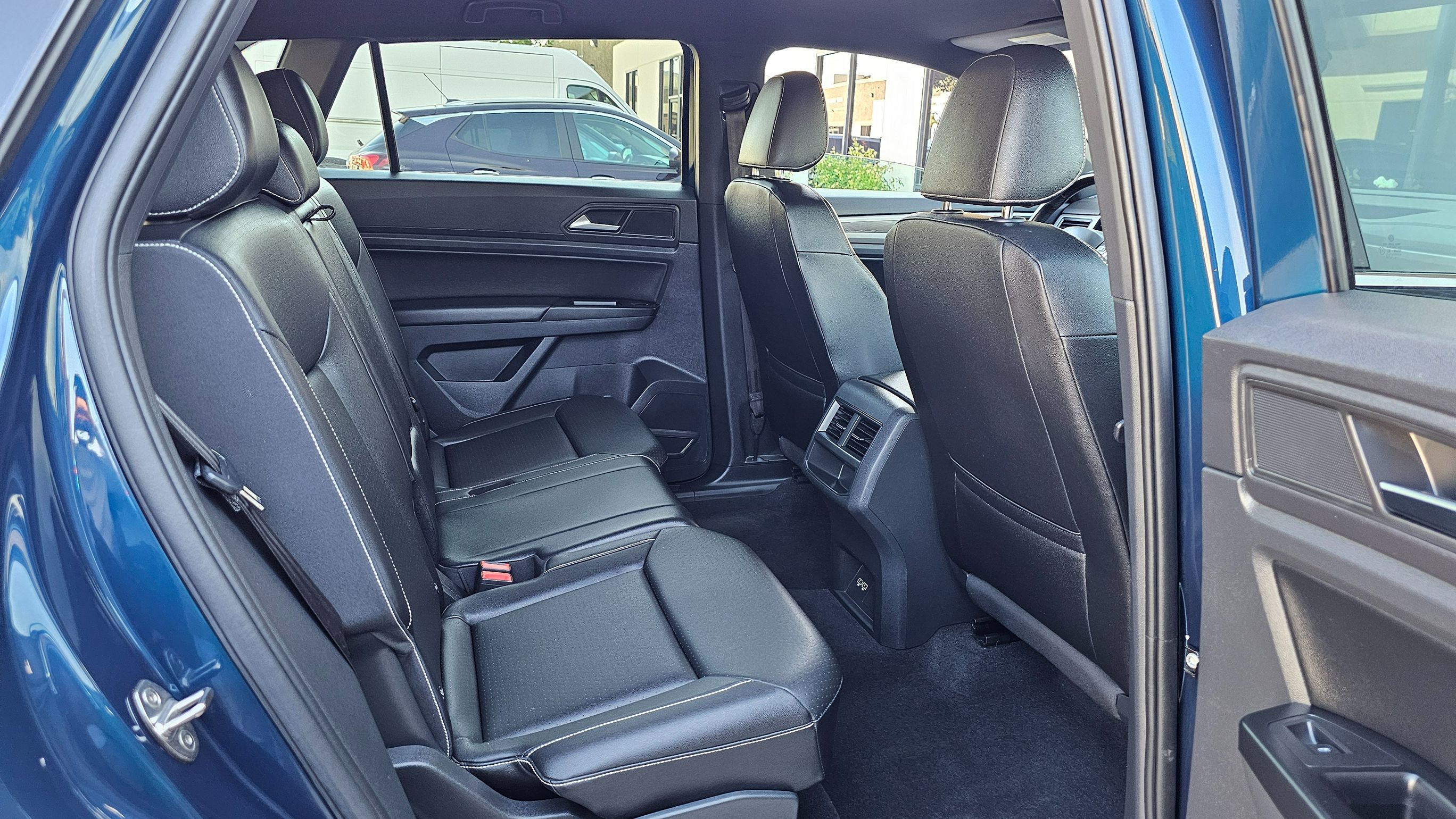 2020 Volkswagen Atlas Cross Sport V6 SE Technology photo 27