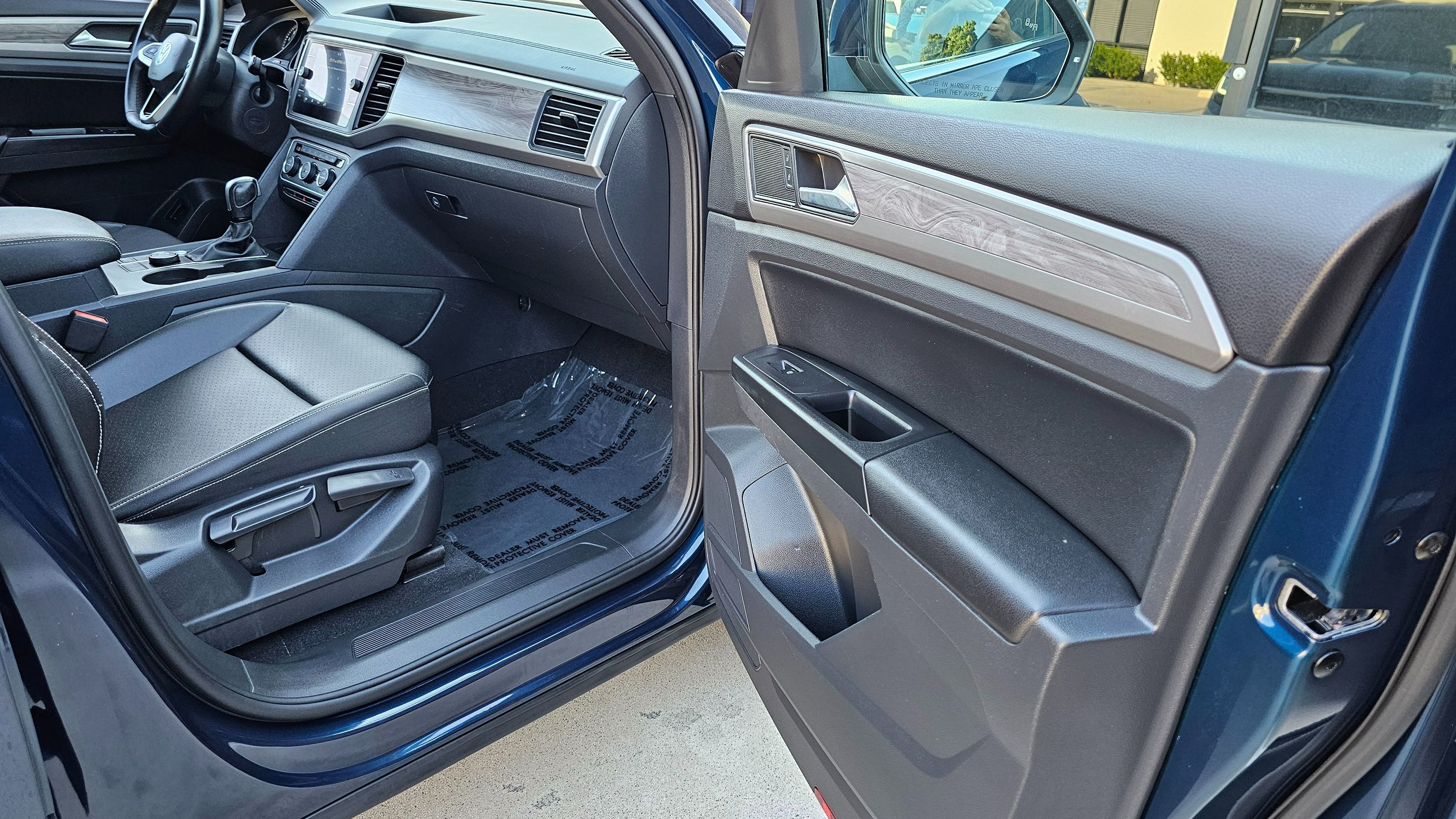 2020 Volkswagen Atlas Cross Sport V6 SE Technology photo 29