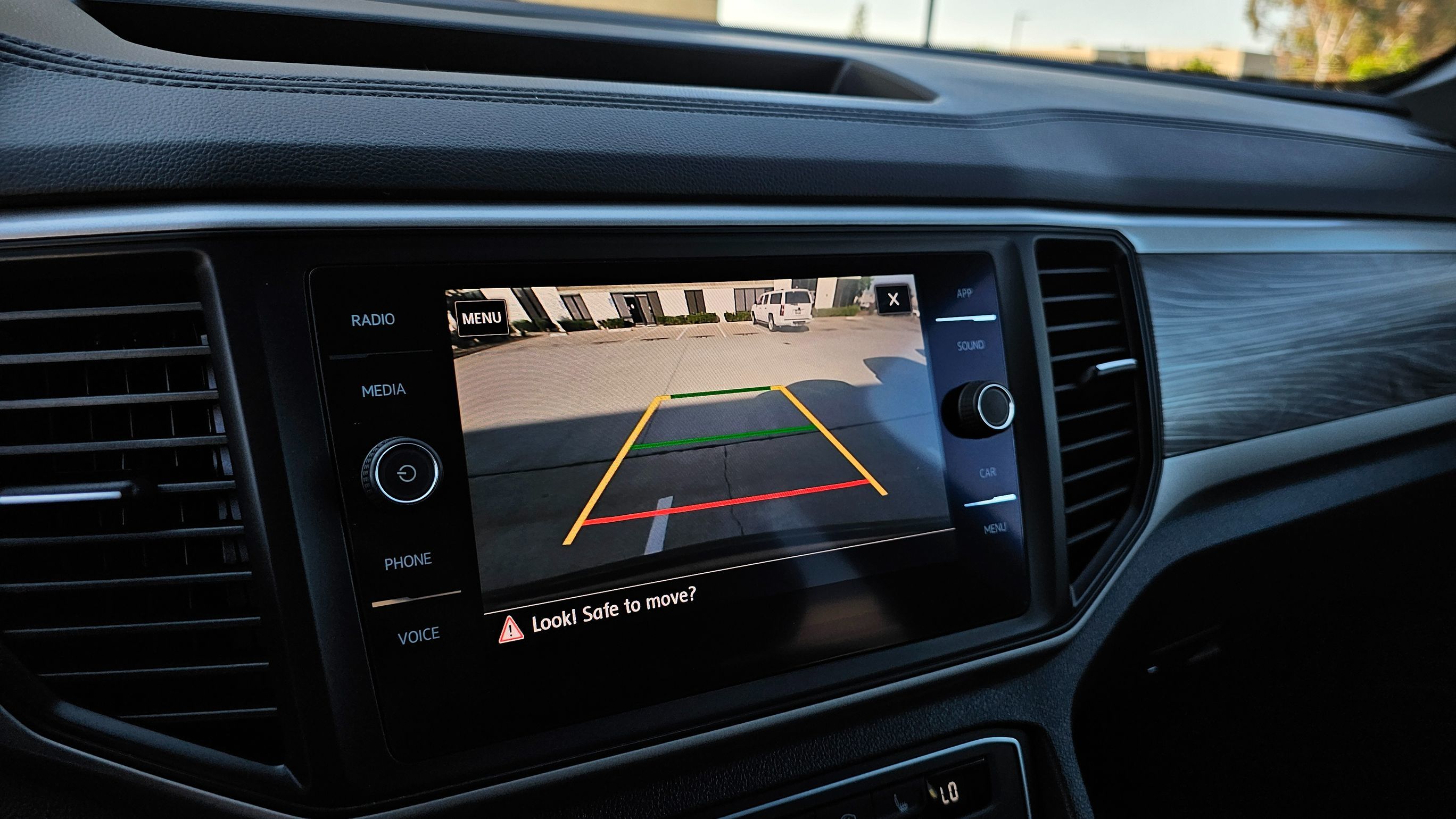2020 Volkswagen Atlas Cross Sport V6 SE Technology photo 32