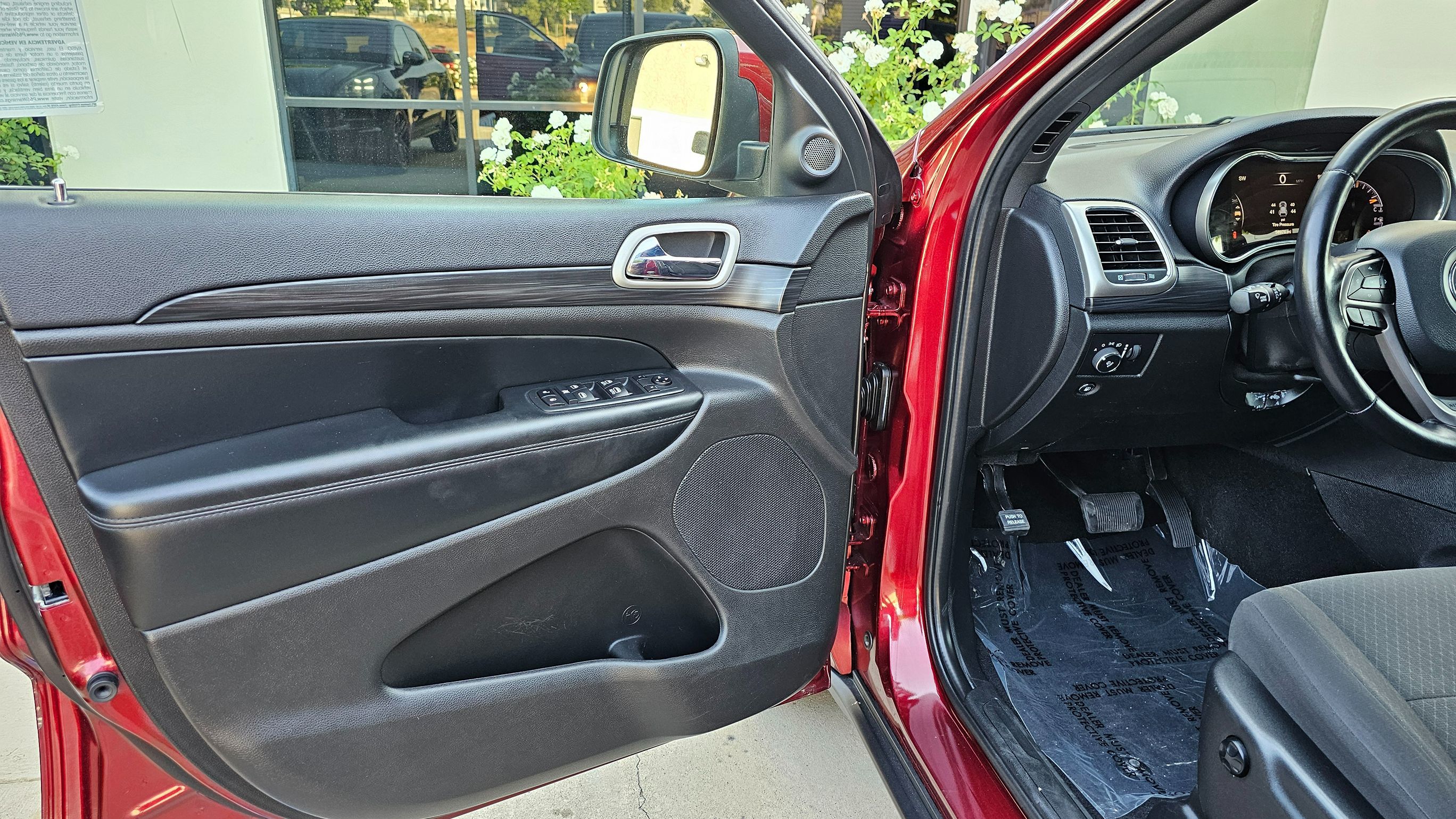 2021 Jeep Grand Cherokee Laredo E photo 10