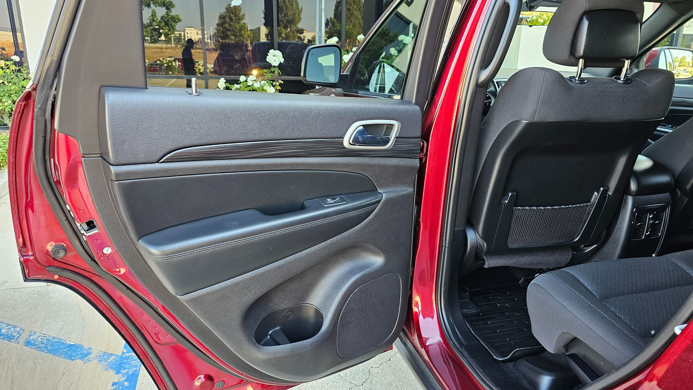 2021 Jeep Grand Cherokee Laredo E photo 13