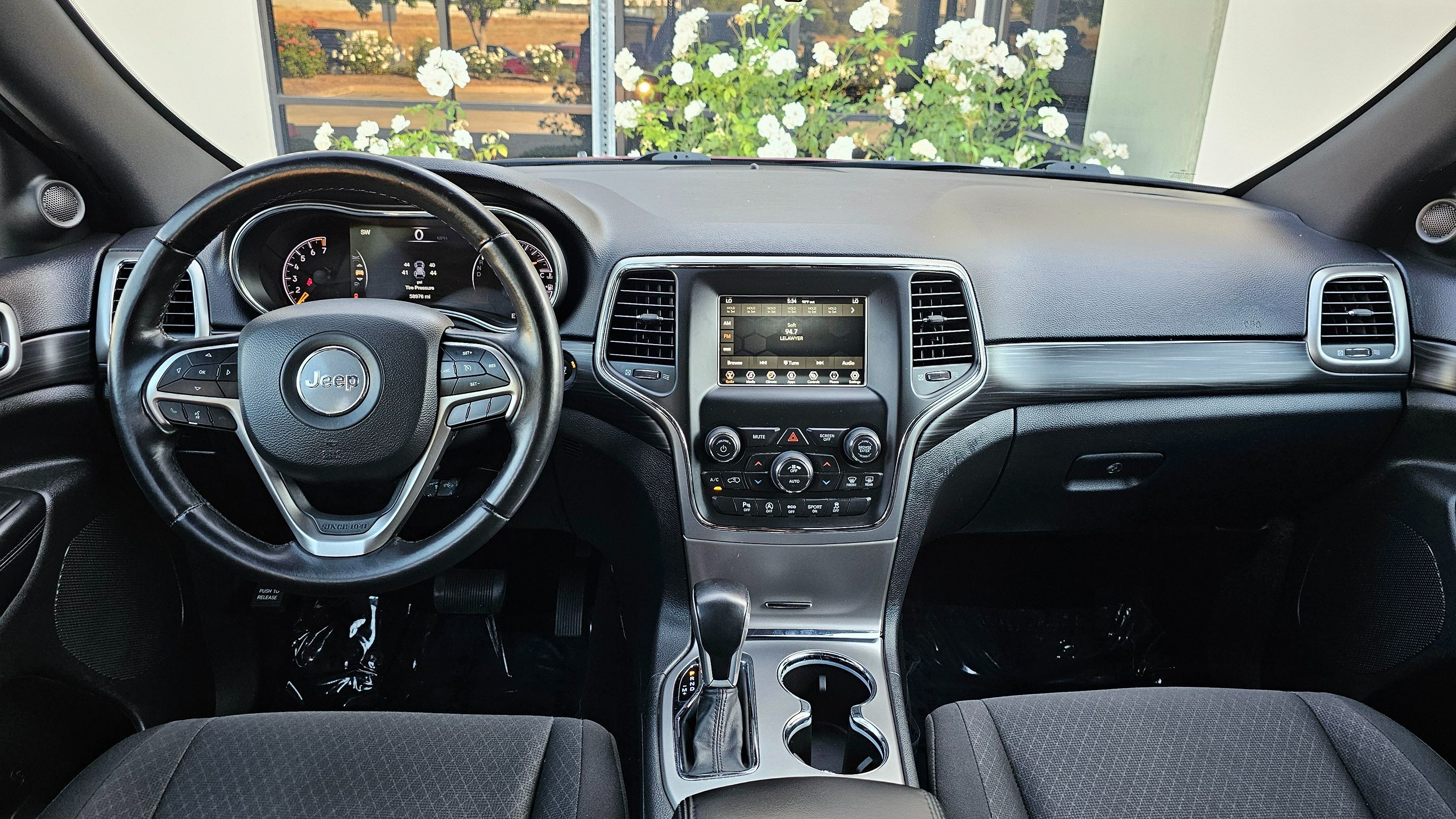 2021 Jeep Grand Cherokee Laredo E photo 17