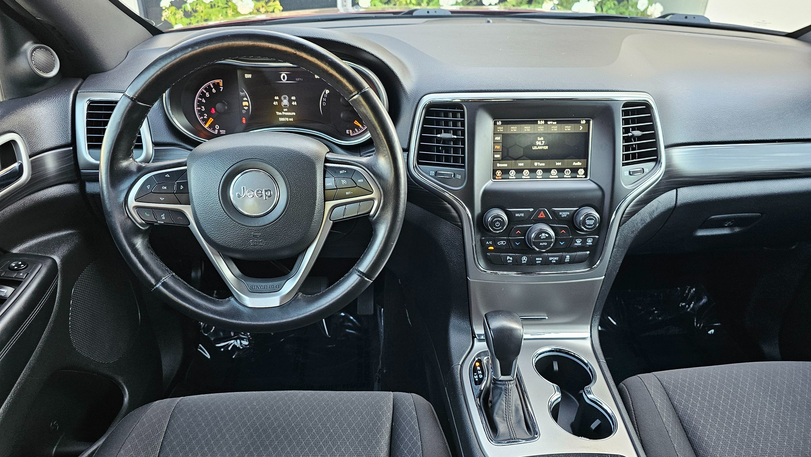 2021 Jeep Grand Cherokee Laredo E photo 18