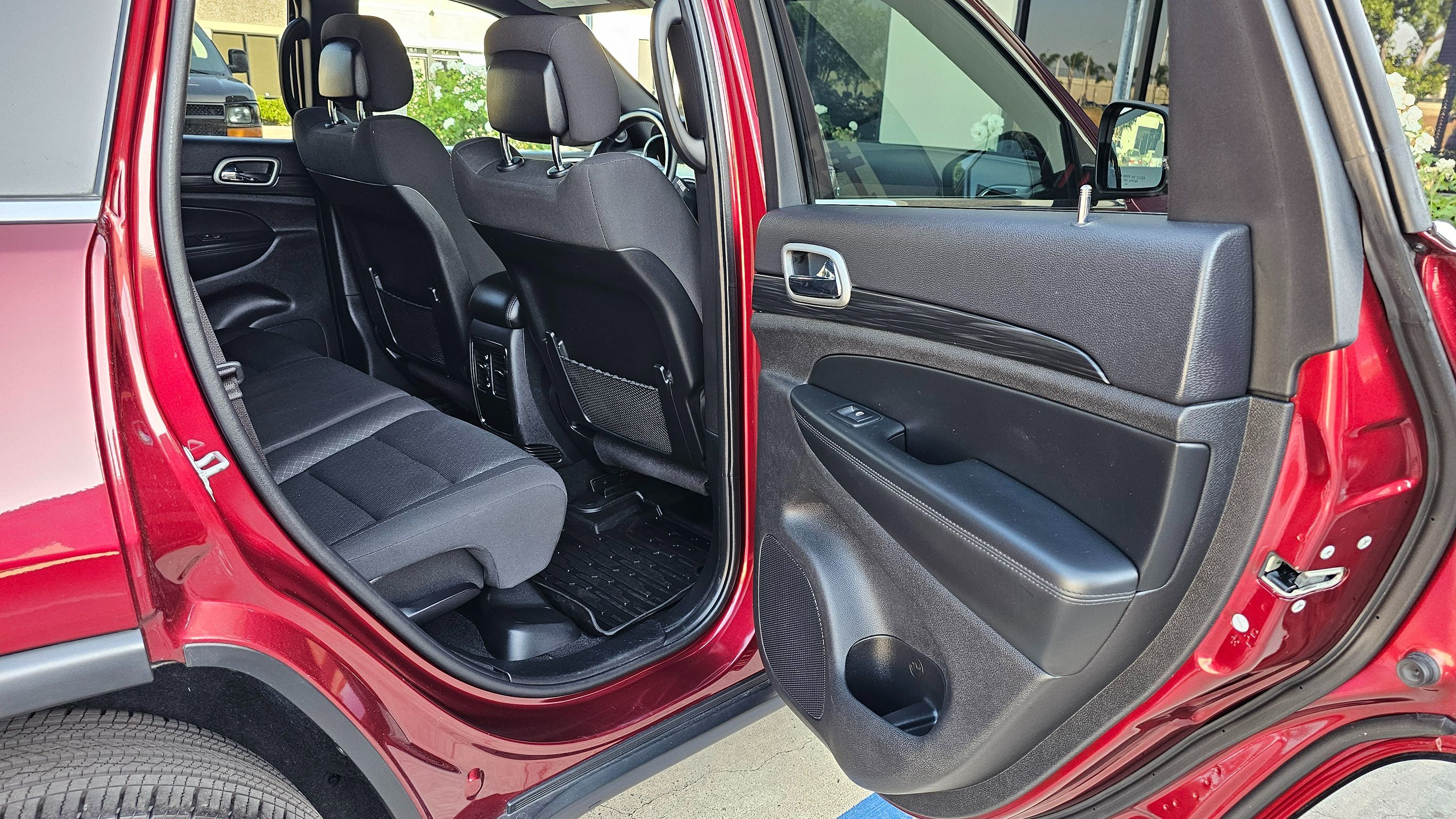 2021 Jeep Grand Cherokee Laredo E photo 23