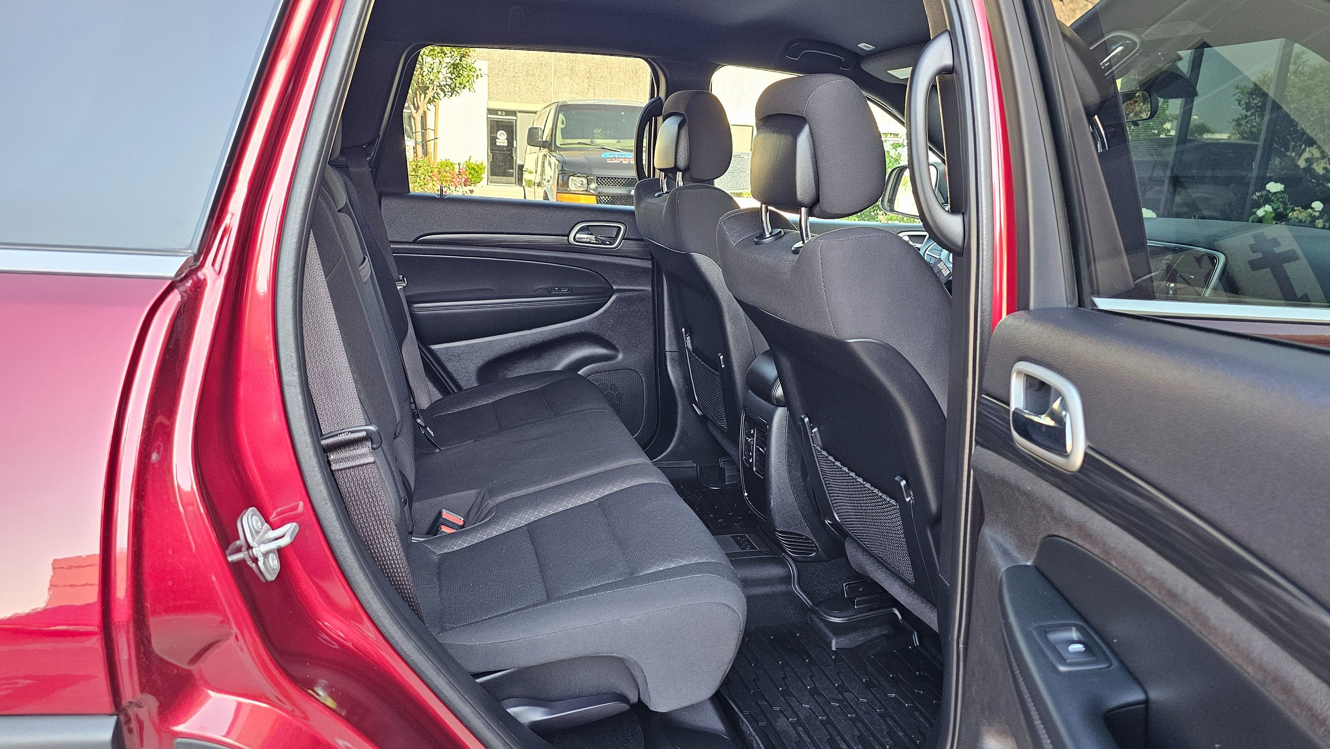 2021 Jeep Grand Cherokee Laredo E photo 24