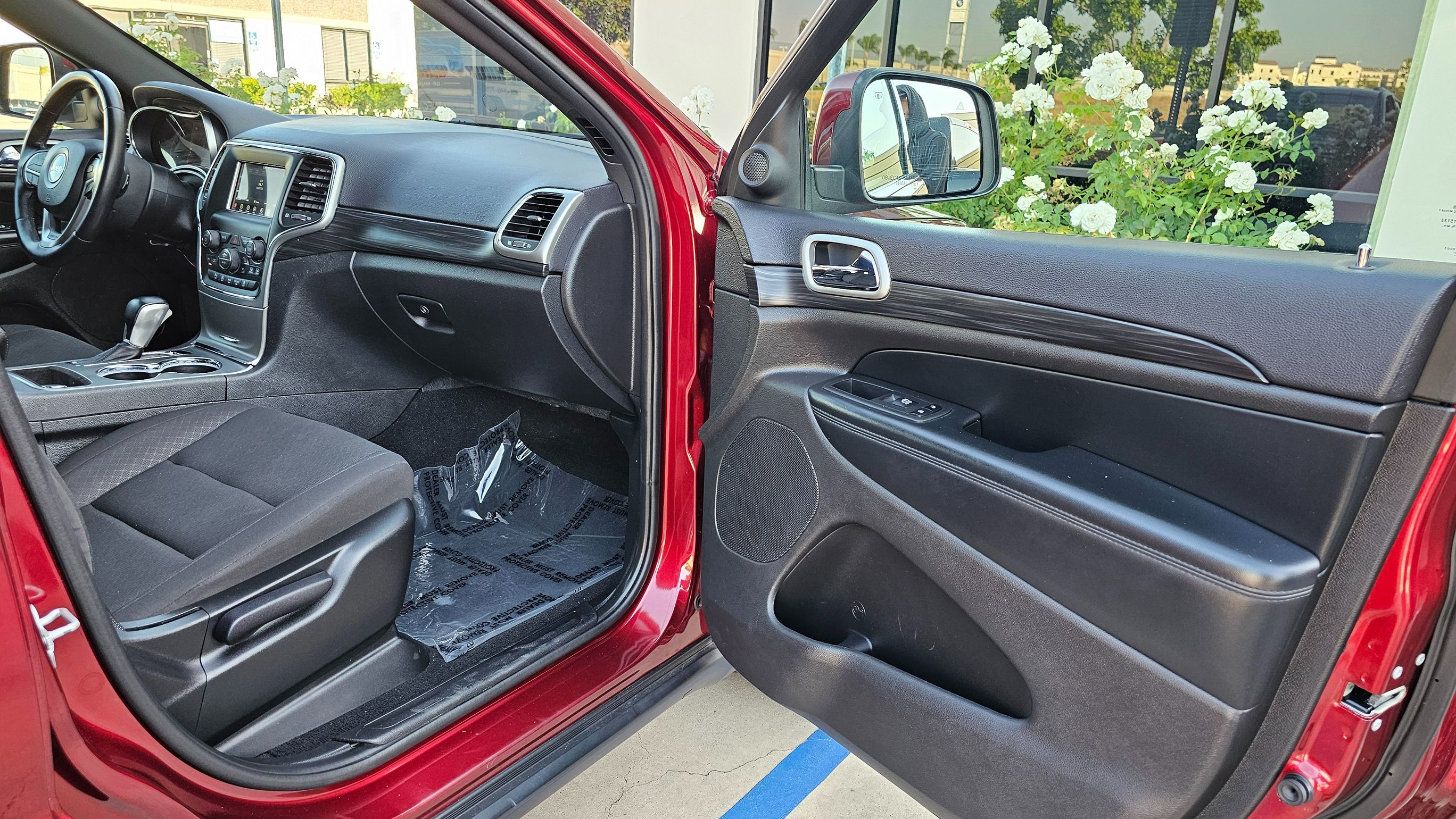 2021 Jeep Grand Cherokee Laredo E photo 26